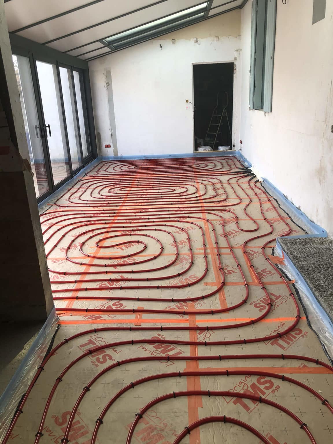 Mise en place d’un chauffage au sol et d’un carrelage Inoveco habitat